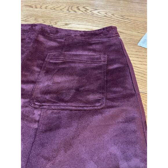 NWT Old Navy short Skirt Ladies Size 14 Suede Mile Skin Women’s Wine Tasting - Picture 2 of 10